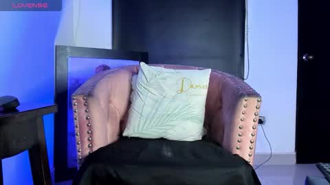 Snapshot of ronnie_fallout chatting on 2, 10, 2025 Ronnie online show from 2, 10, 2025