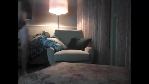 Snapshot of ronvlv chatting on 5, 4, 2026 ronvlv online show from 5, 4, 2026