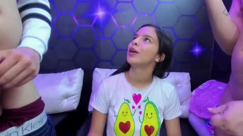 Snapshot of room_kitty chatting on 13, 2, 2025 MIA AND PAUL online show from 13, 2, 2025