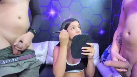 Snapshot of room_kitty chatting on 11, 3, 2025 MIA AND PAUL online show from 11, 3, 2025