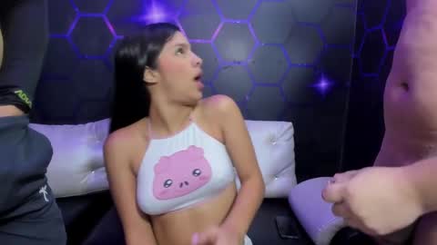 Snapshot of room_kitty chatting on 12, 3, 2025 MIA AND PAUL online show from 12, 3, 2025