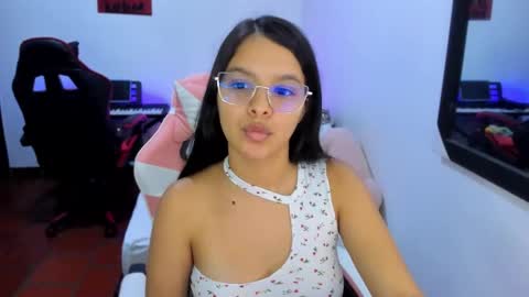  MIA AND PAUL online show from 24, 11, 2025