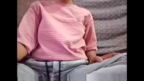 Snapshot of roop_sexy642 chatting on 5, 4, 2026 roop_sexy642 online show from 5, 4, 2026