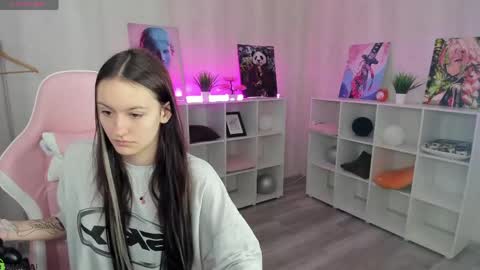 Snapshot of rosa_vaughn chatting on 17, 5, 2026 Viola online show from 17, 5, 2026