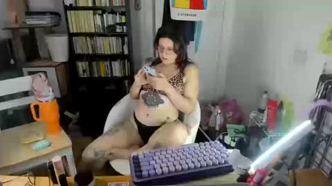 Snapshot of rose257044 chatting on 11, 10, 2025 rose257044 online show from 11, 10, 2025