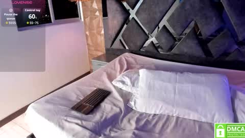 Snapshot of rose_evans__ chatting on 19, 11, 2025 Rose online show from 19, 11, 2025