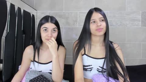 Snapshot of roseandmiah chatting on 15, 12, 2024 Rose y Miah online show from 15, 12, 2024
