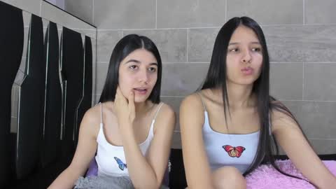 Snapshot of roseandmiah chatting on 18, 12, 2024 Rose y Miah online show from 18, 12, 2024