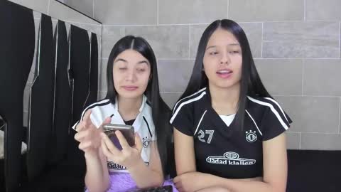 Snapshot of roseandmiah chatting on 4, 3, 2025 Rose y Miah online show from 4, 3, 2025