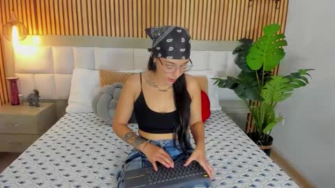 roseaurora online show from 19, 10, 2025