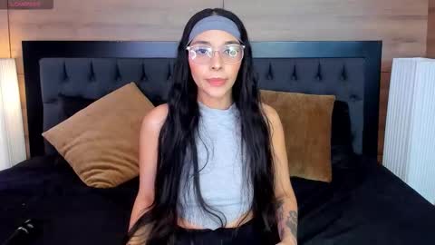 roseaurora online show from 25, 3, 2026