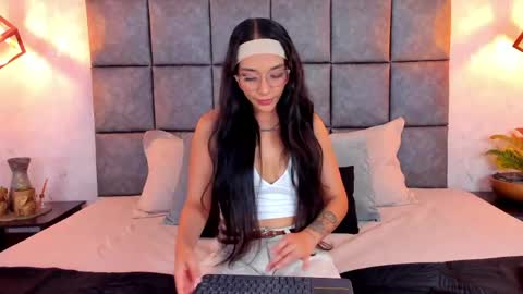 Snapshot of roseaurora chatting on 14, 5, 2026 roseaurora online show from 14, 5, 2026