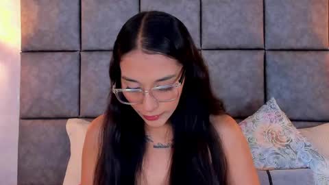 Snapshot of roseaurora chatting on 28, 5, 2026 roseaurora online show from 28, 5, 2026