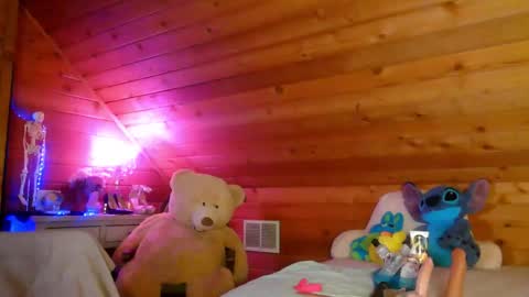 Dahlia Rose online show from 15, 12, 2025