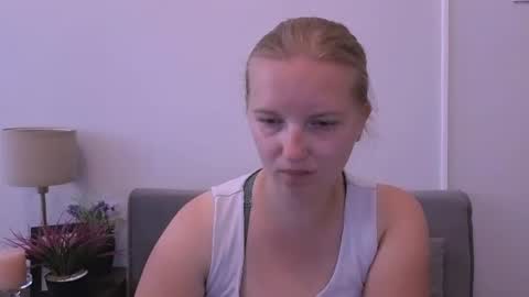 Snapshot of rosehypnotic chatting on 25, 6, 2026 Rose online show from 25, 6, 2026