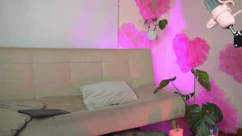 Lyla OF roselinedior online show from 8, 3, 2025