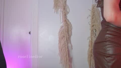 Lyla OF roselinedior online show from 13, 1, 2026