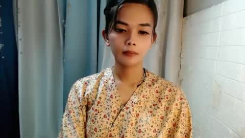 Snapshot of rosella_xx chatting on 24, 1, 2025 TONETH online show from 24, 1, 2025