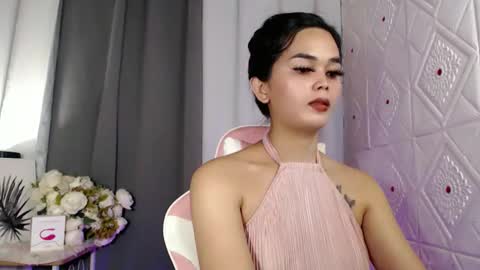 Snapshot of rosella_xx chatting on 14, 10, 2025 TONETH online show from 14, 10, 2025