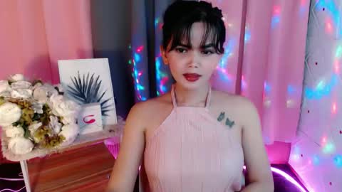 Snapshot of rosella_xx chatting on 28, 11, 2025 TONETH online show from 28, 11, 2025