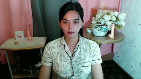 Snapshot of rosella_xx chatting on 25, 6, 2026 TONETH online show from 25, 6, 2026