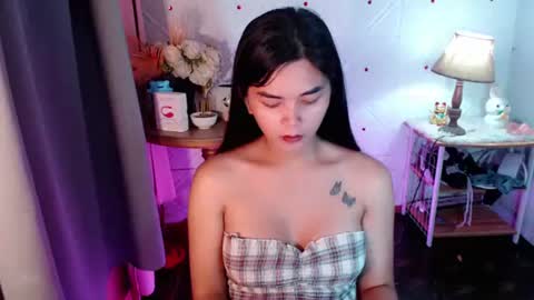 Snapshot of rosella_xx chatting on 27, 7, 2026 TONETH online show from 27, 7, 2026