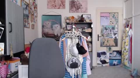 Snapshot of roselynsun chatting on 25, 3, 2026 Rose online show from 25, 3, 2026