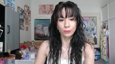 Snapshot of roselynsun chatting on 10, 4, 2026 Rose online show from 10, 4, 2026