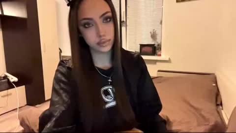 Mimi online show from 28, 11, 2025