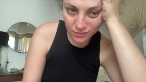 Rose Quinn online show from 27, 7, 2026