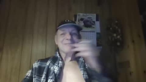 Snapshot of roses2u1958 chatting on 16, 3, 2026 roses2u1958 online show from 16, 3, 2026