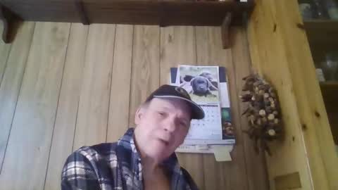 Snapshot of roses2u1958 chatting on 17, 3, 2026 roses2u1958 online show from 17, 3, 2026