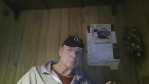 Snapshot of roses2u1958 chatting on 19, 3, 2026 roses2u1958 online show from 19, 3, 2026