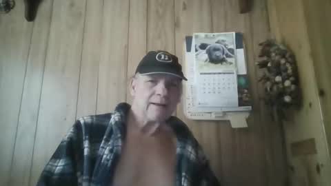 Snapshot of roses2u1958 chatting on 21, 3, 2026 roses2u1958 online show from 21, 3, 2026