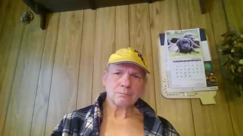 Snapshot of roses2u1958 chatting on 27, 3, 2026 roses2u1958 online show from 27, 3, 2026