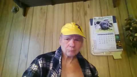 Snapshot of roses2u1958 chatting on 27, 3, 2026 roses2u1958 online show from 27, 3, 2026