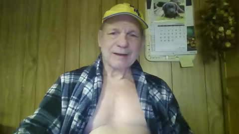 Snapshot of roses2u1958 chatting on 28, 3, 2026 roses2u1958 online show from 28, 3, 2026