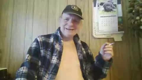 Snapshot of roses2u1958 chatting on 7, 4, 2026 roses2u1958 online show from 7, 4, 2026
