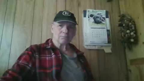Snapshot of roses2u1958 chatting on 20, 4, 2026 roses2u1958 online show from 20, 4, 2026