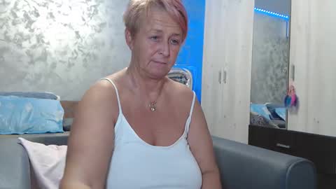 Snapshot of roses_and_lillies chatting on 2, 1, 2025 Lovepinklilly online show from 2, 1, 2025