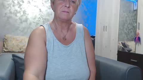 Snapshot of roses_and_lillies chatting on 15, 1, 2025 Lovepinklilly online show from 15, 1, 2025