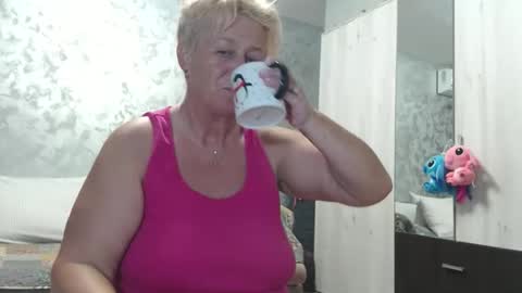 Snapshot of roses_and_lillies chatting on 13, 9, 2025 Lovepinklilly online show from 13, 9, 2025