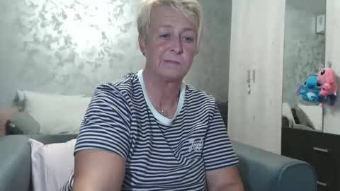 Snapshot of roses_and_lillies chatting on 18, 9, 2025 Lovepinklilly online show from 18, 9, 2025