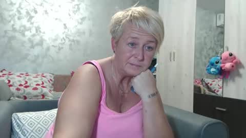 Snapshot of roses_and_lillies chatting on 27, 9, 2025 Lovepinklilly online show from 27, 9, 2025