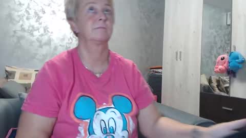 Snapshot of roses_and_lillies chatting on 11, 10, 2025 Lovepinklilly online show from 11, 10, 2025