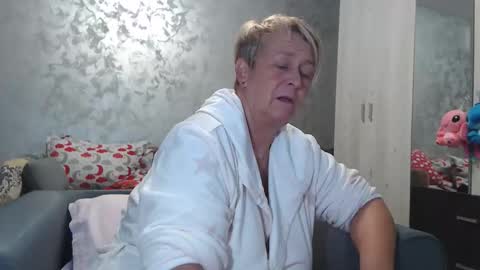 Snapshot of roses_and_lillies chatting on 6, 11, 2025 Lovepinklilly online show from 6, 11, 2025