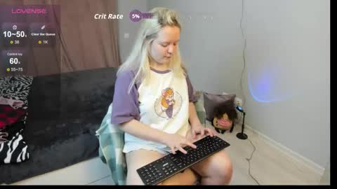 rosethomas_ online show from 8, 11, 2025