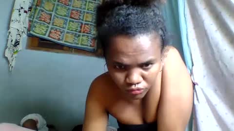 Snapshot of rosia22 chatting on 26, 9, 2025 rosia22 online show from 26, 9, 2025