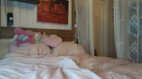 Snapshot of rosievx chatting on 28, 4, 2026 Rosie V online show from 28, 4, 2026