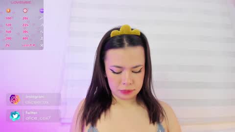 Snapshot of rosse_amyy chatting on 11, 1, 2025 online show from 11, 1, 2025